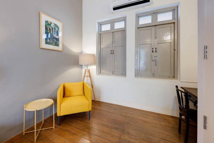 Non Inn The Post and Barber 3 Bedroom Riverside Shophouse with King and Twin Rooms