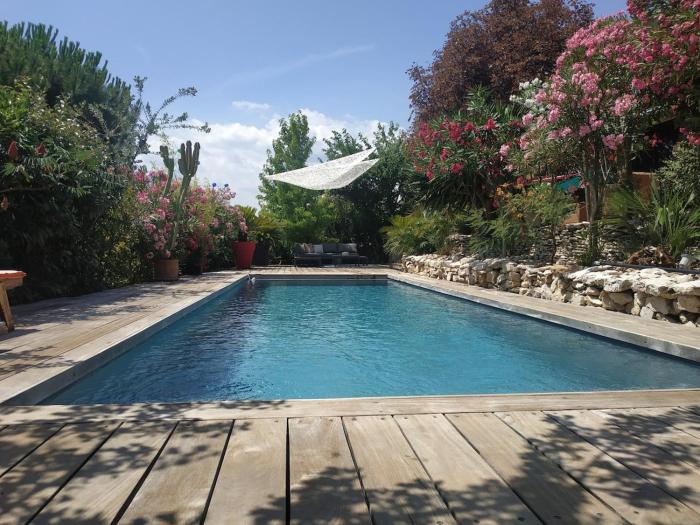 Belle maison sud Ardèche avec piscine chauffée