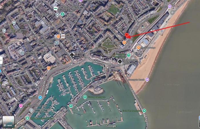 Seafront Regency Townhouse - Balcony Sea Views