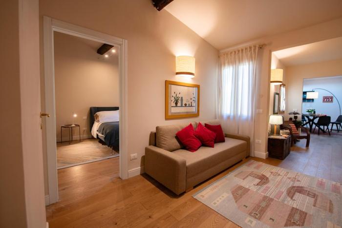 Leopoldo Apartment 2 - elevator