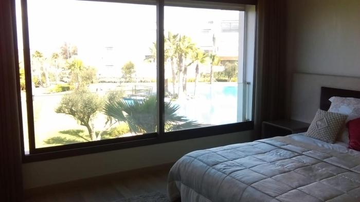 Superbe appartement avec piscine face à la mer