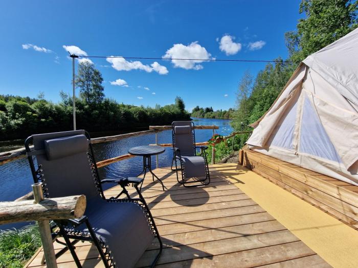 Sunset Glamping - luksustelttamajoitus PowerParkin lähellä