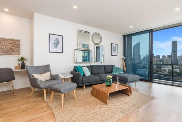 Stunning River City Views 2B