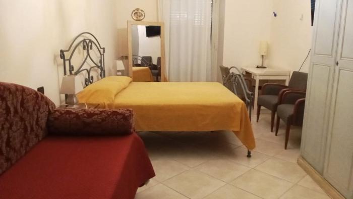 Napales garibaldi station fraternitè