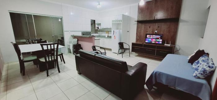 CASA - 3 quartos com ar - 2 banheiros - garagem para 2 carros