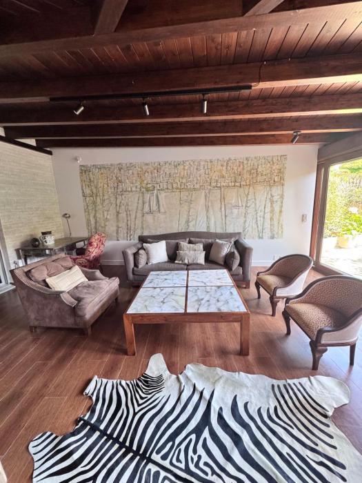 Fabuloso Bajo con Jardines