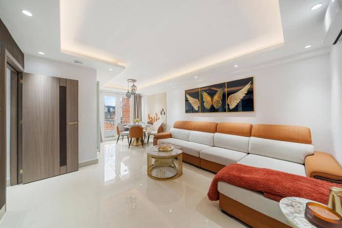 Lavish 2 Bedroom Apartment in the Heart of Mayfairs Luxury H11