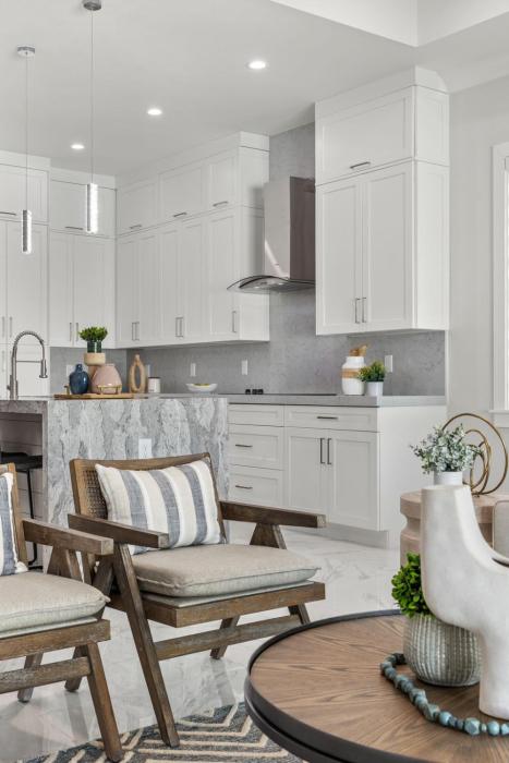 Luxury Suites Pool Fast Internet Close to Vanderbilt Beach