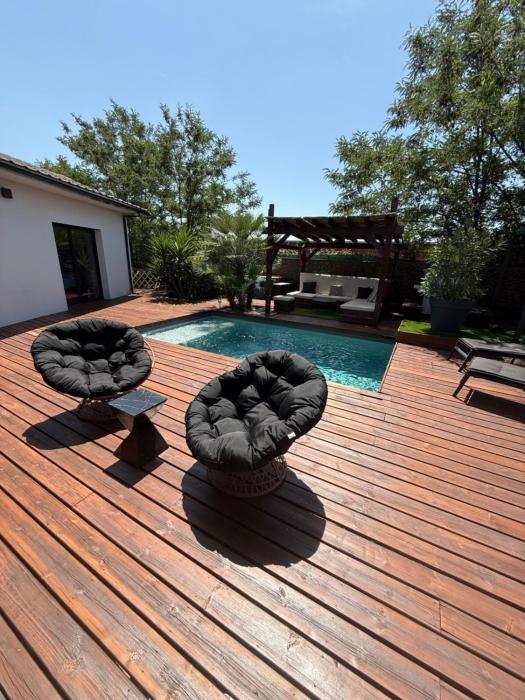 Villa moderne avec piscine chauffée