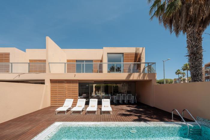 Salgados Premium Beach Villa by DAHome