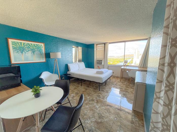 Hawaiian Monarch 2508 condo