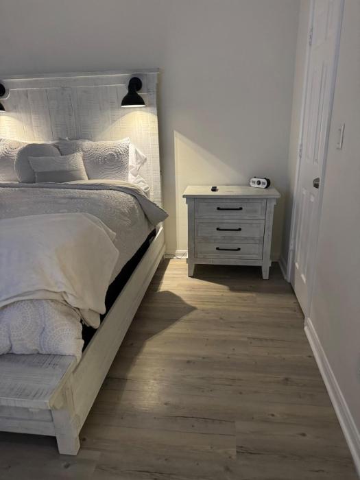 Luxury 2 bed 2 bath pool view