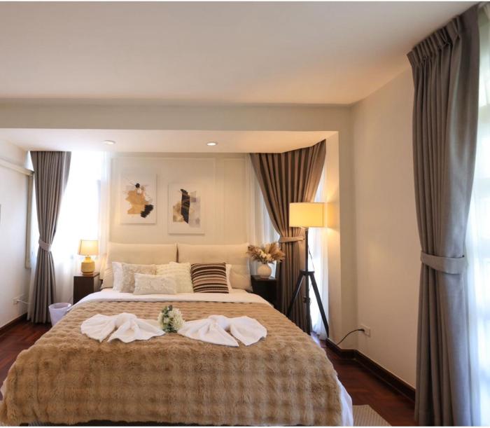 Private Pool Villas Sukhumvit 26 Near BTS Phrom Phong and EmSphere