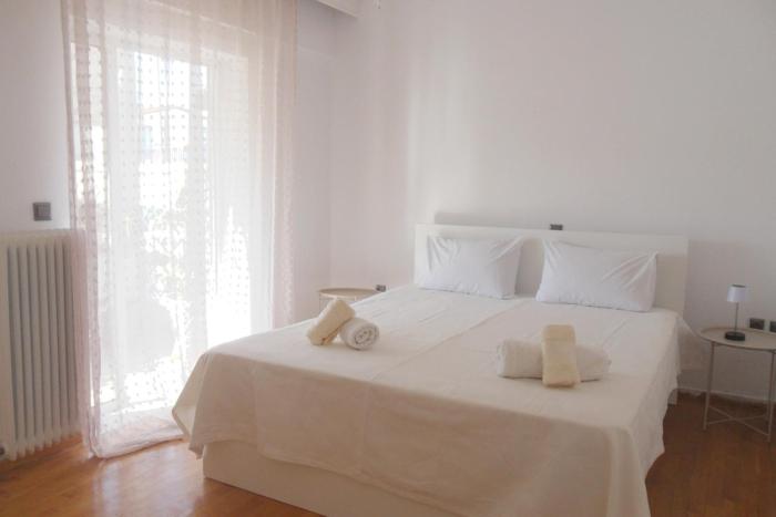 Comfortable Thermi apartment near SKG Airport