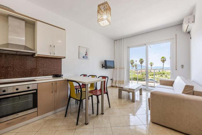 Orikum Seaview Family Stay by PikHost