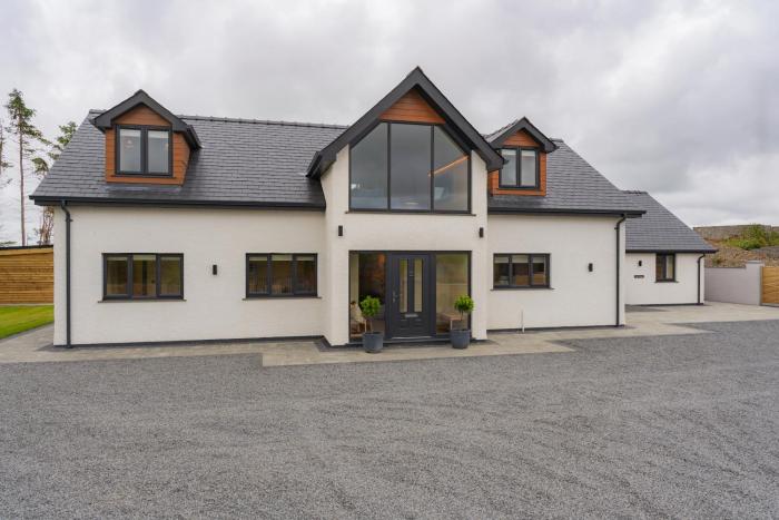 Llys y wawr Luxury Holiday Let