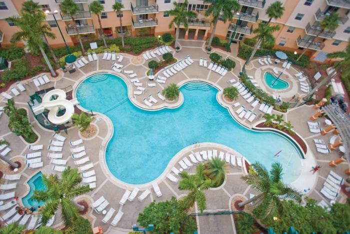 Wyndham Palm-Aire 4BR Apartment with Resort Access