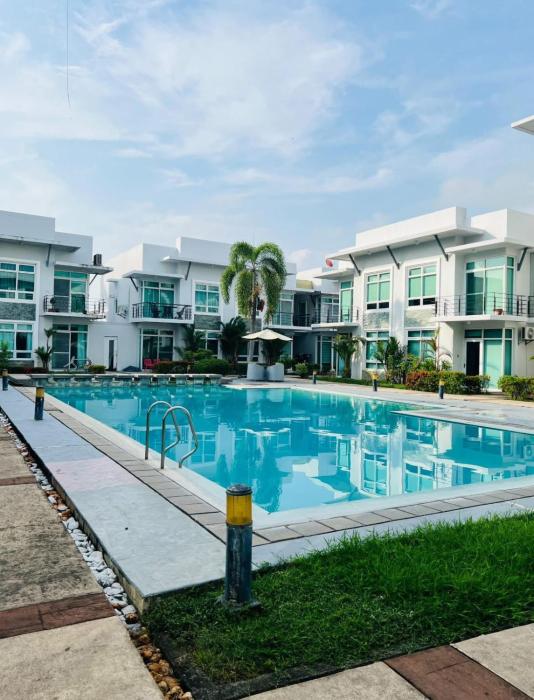 Poolside Condo in Subic Bay