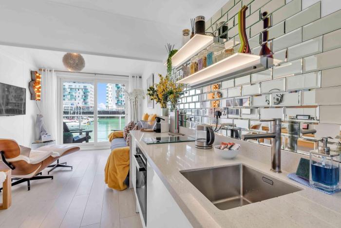 On the Water 7 Free Parking By My Getaways