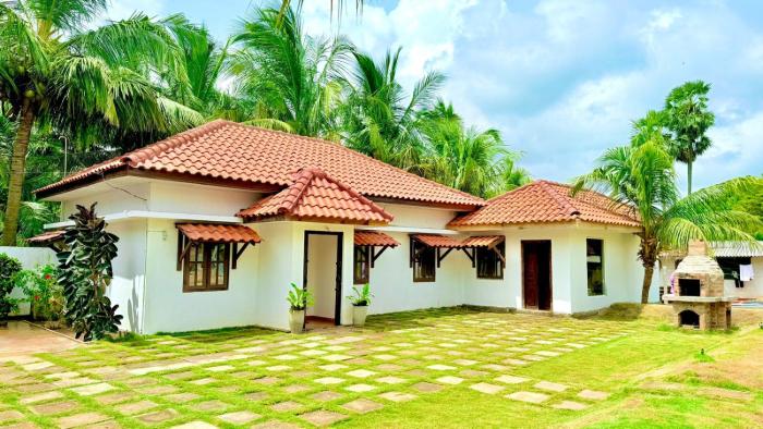 Abbi Holidays - Entire Private Villa Keerimalai-jaffna