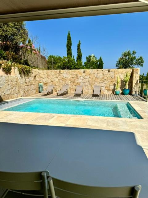 Somptueuse villa d’architecte avec vue mer