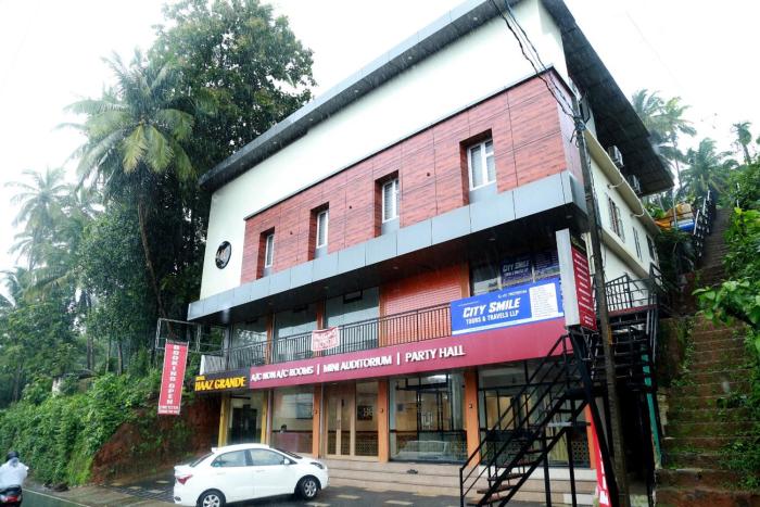 Haaz Grande Kunnamangalam