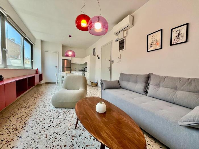 Monastiraki Panorama: Spacious City Living