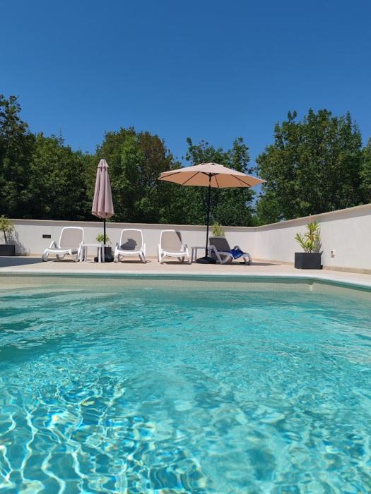 Apartments Oleander Lovrečica-residence with pool