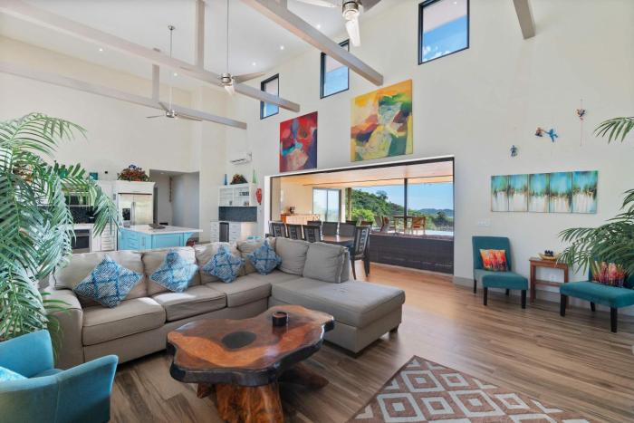 Oceanview Villa in Mar Vista, Infinity Pool