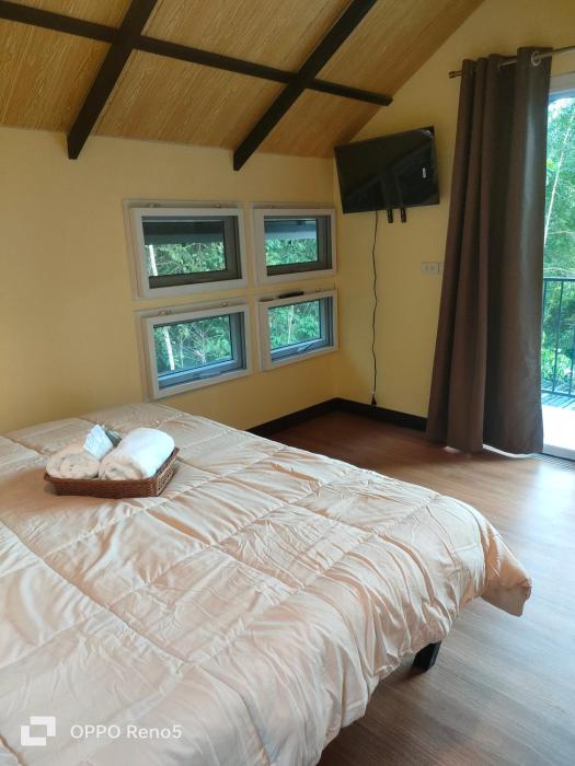 สถานีน้ำหวาน รีสอร์ท น้ำตกอ้ายเขียว