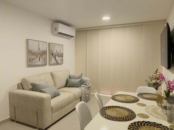 2 cuartos AC y piscina