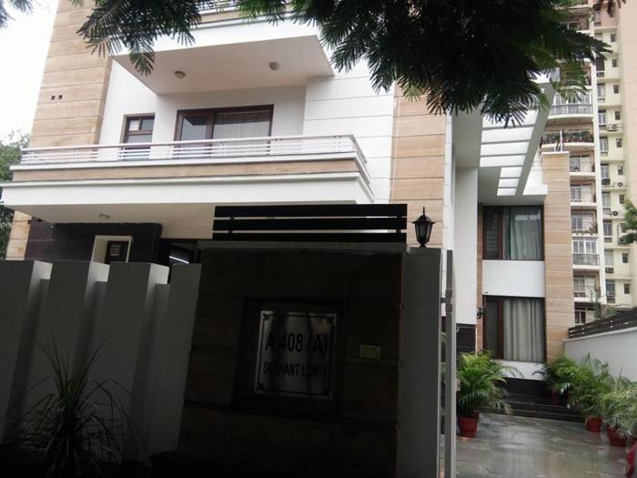 The Essence Suite, 500 metro from Iffco chowk metro station