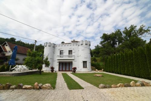 Dvorac Castelo DB 2022