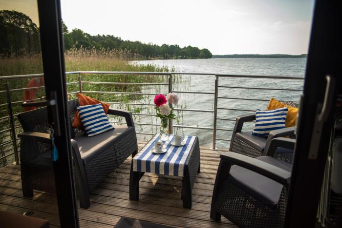 Domek na wodzie Topiko Czarter - Leśna Przystań