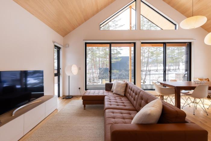 Hinoki Chalet by Hakuba White Fox Company