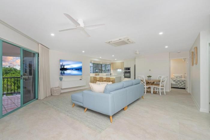 Beachfront Apartment The Strand