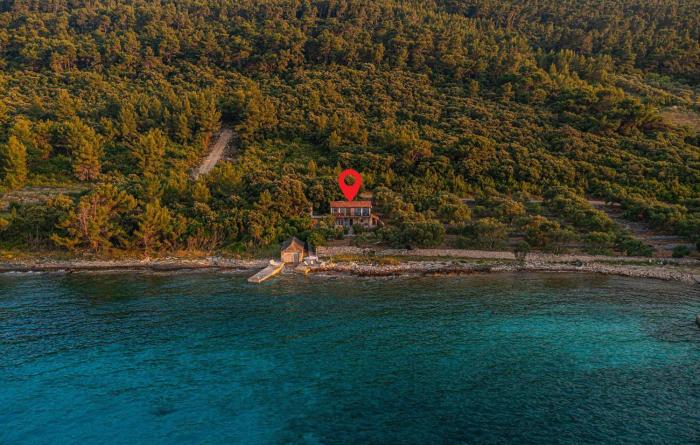 Awesome Home In Smokvica With Wifi