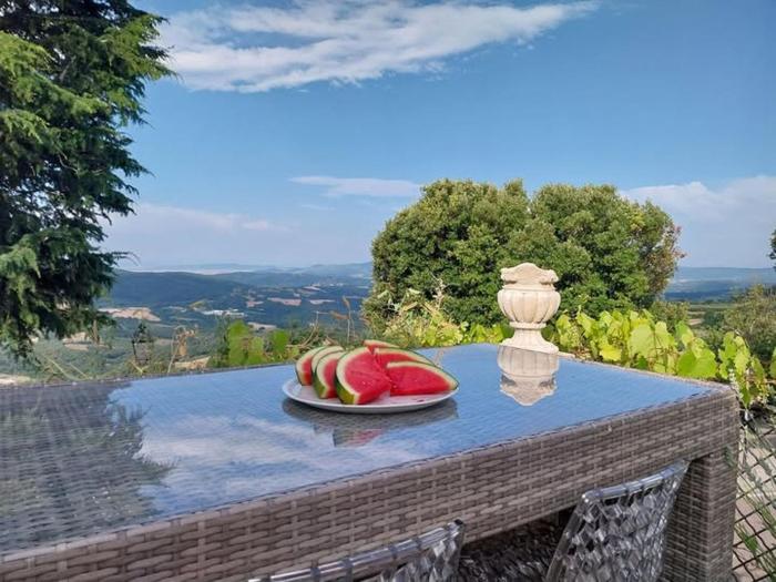 Casa Sole di Toscana USO ESCLUSIVO con 5 camere, 3 bagni, terrazza panoramica, giardino e vasca idromassaggio