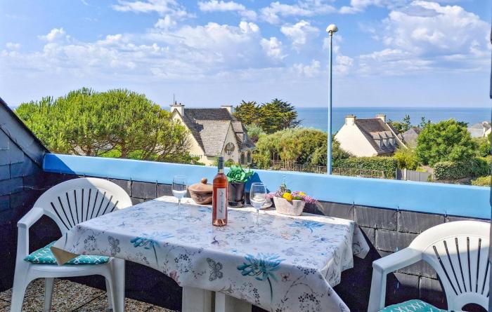 Gorgeous Apartment In Clohars Carnoet
