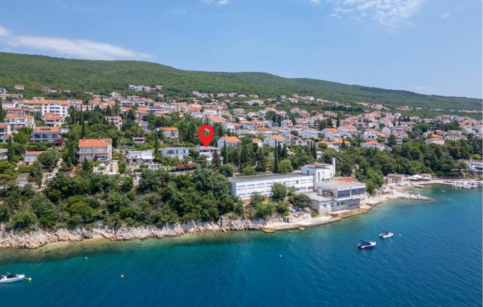 Stunning Apartment In Dramalj