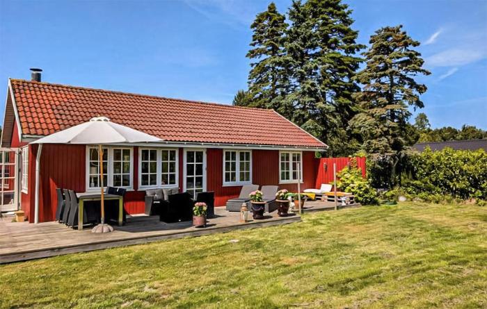 Gorgeous Home In Væggerløse With Wifi