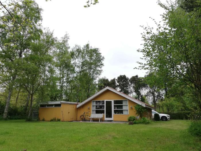 Cozy Bright Cottage Near Marielyst And Beach