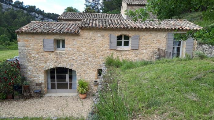 Independent Wing Of A Farmhouse In The Luberon