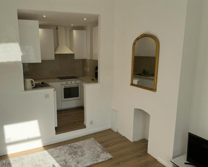 Bright & Airy Kensington Residence