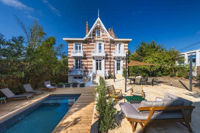 Historic Villa In Arcachon With Heated Pool
