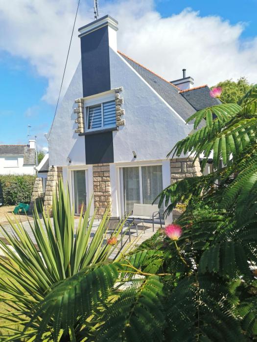 Family House Near Mousterlin Beaches