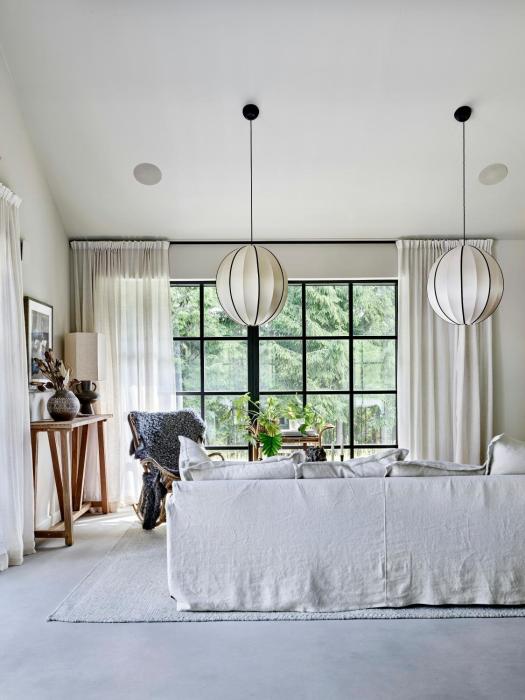 Modern Cottage With Basketball Court On Tjörn