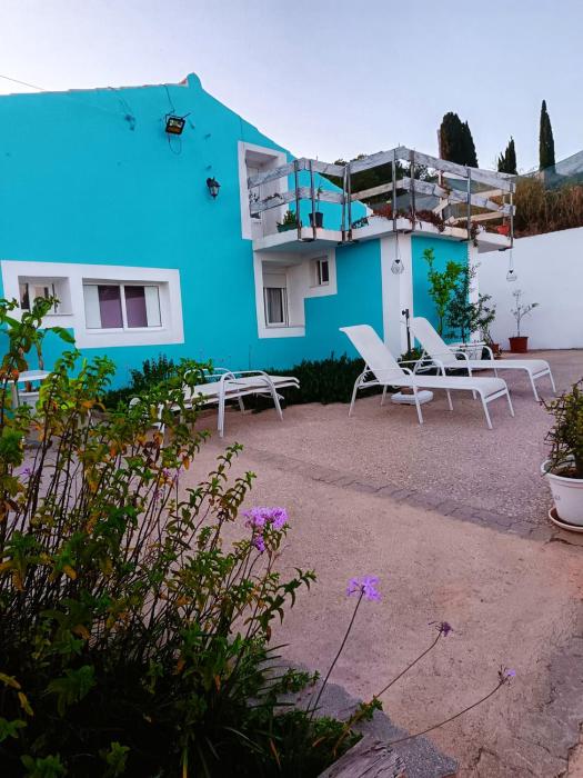 Bali Tropicana One bedroom flat t1 with AC portatil, garden, parking place