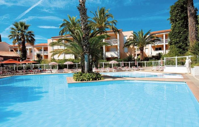 T2 - Residence avec piscine garage et tennis