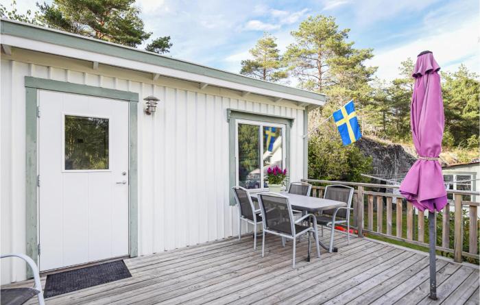 Lovely Home In Strömstad With Wifi